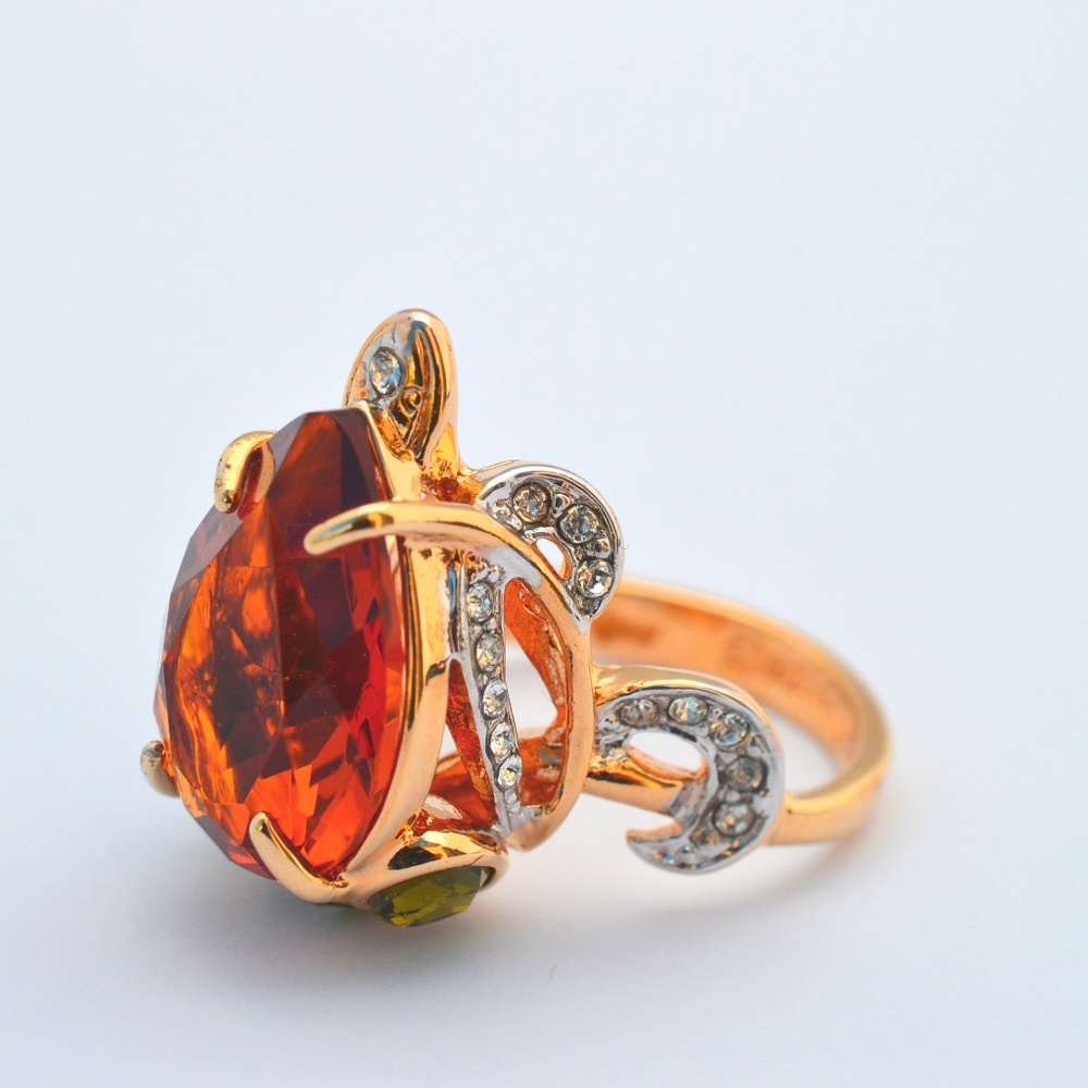 This Ring is With beautiful Swarovski stones - Picture 3 of 5